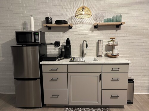 Modern And Spacious Studio Retreat