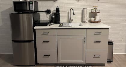 Modern And Spacious Studio Retreat