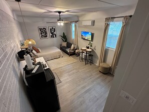 1 多间卧室、熨斗/熨衣板、WiFi、床单