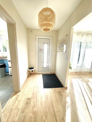 Interior - VILLA EDOUARD - 180m2 in the heart of nature - 20min Disney - 7min Airport (Claye-Souilly)