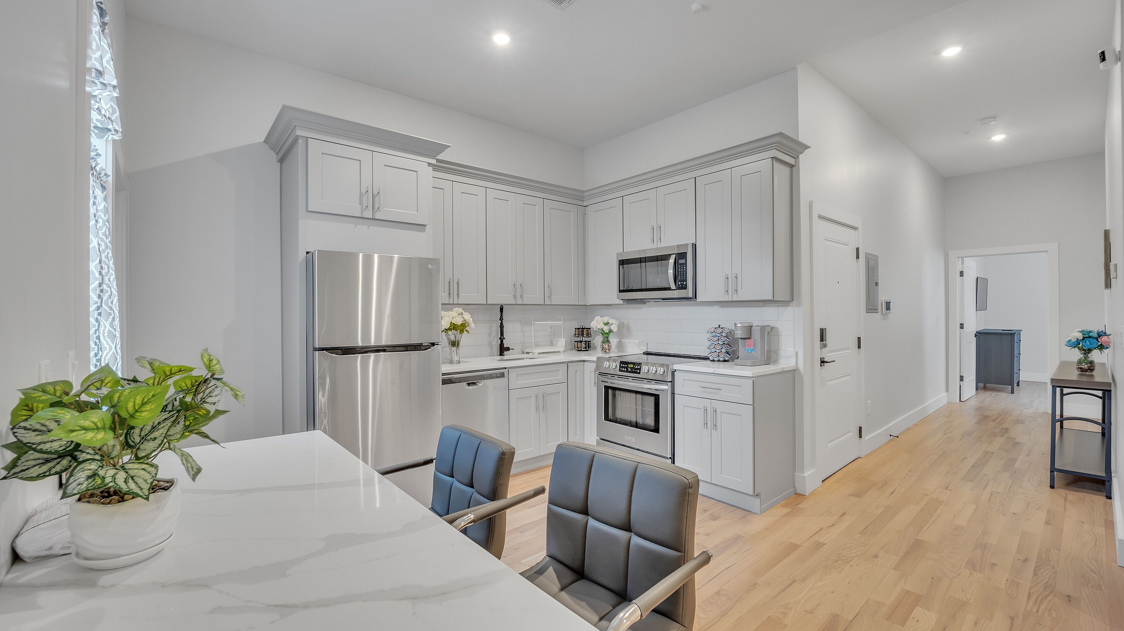 Charming Gem in Newark by RedAwning