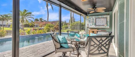 Outdoor dining