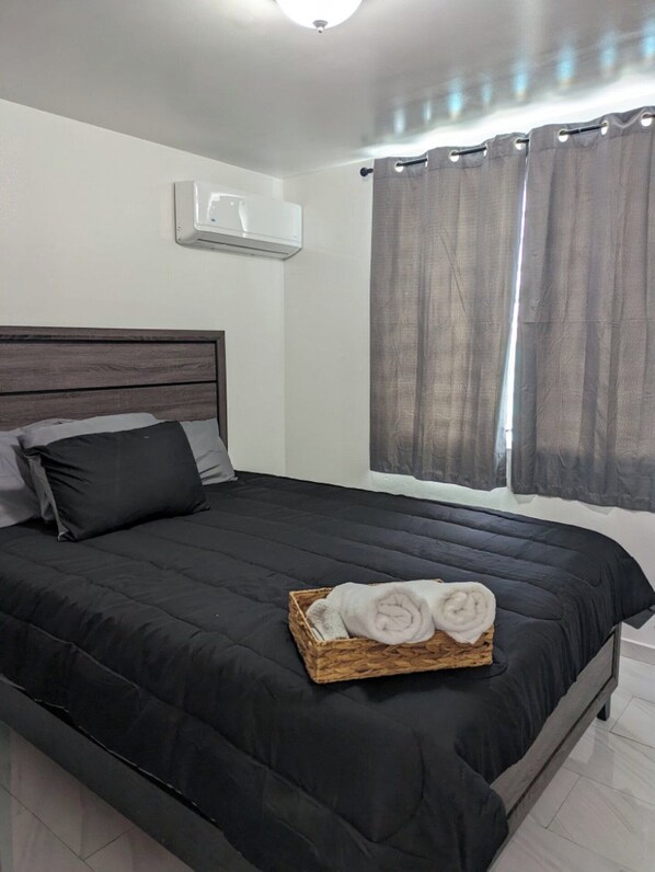 3 bedrooms, desk, free WiFi, bed sheets