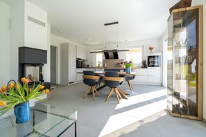 Køleskab, mikrobølgeovn, ovn, opvaskemaskine