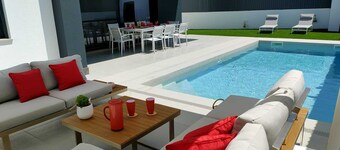 Fantastic holiday home with heated pool