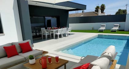 Fantastic holiday home with heated pool