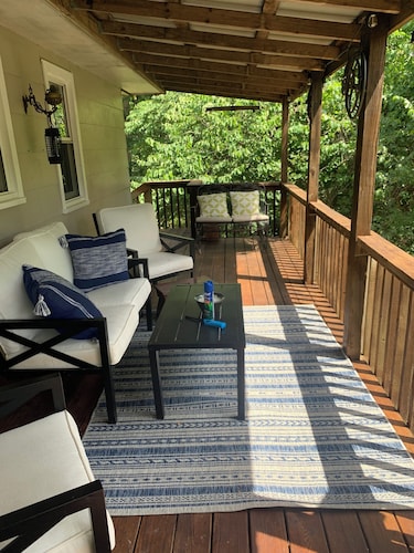 Whitley Woods Cottage, secluded on 80 acres, Chadwick MO