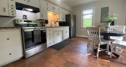 Whitley Woods Cottage, secluded on 80 acres, Chadwick MO