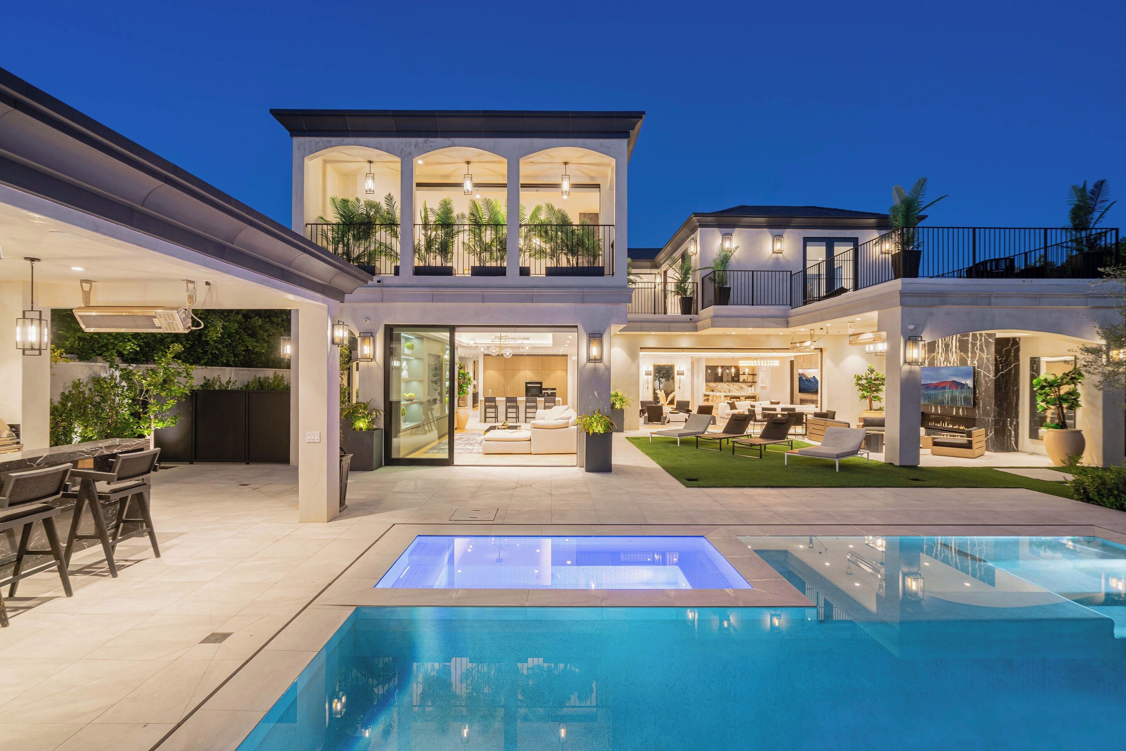 Villa MANDARIN by LUXJB🥇Beverly Hills Flats Mansion I Cinema I Gym l Maid Chef