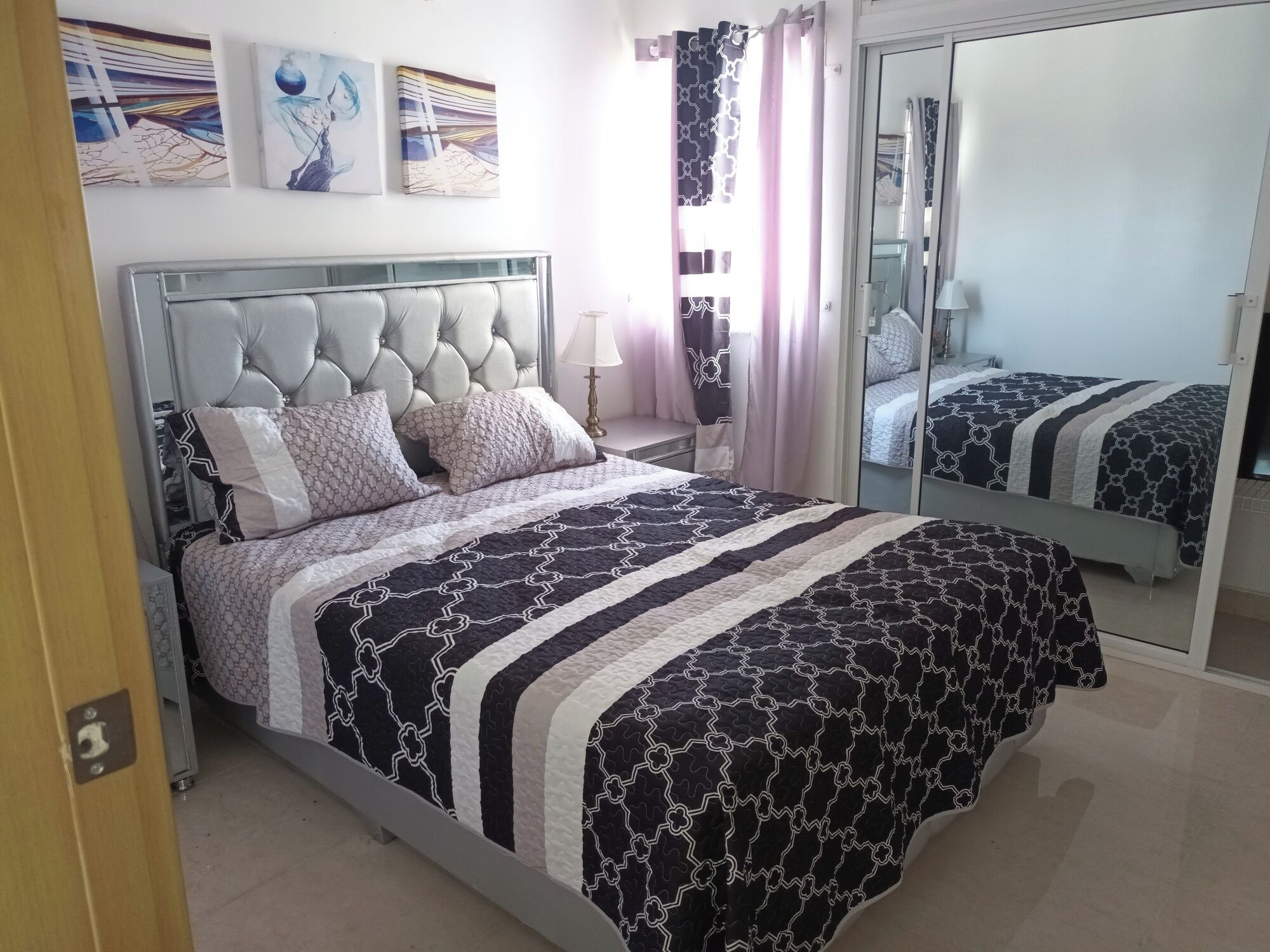 2 多间卧室、熨斗/熨衣板、免费 WiFi、床单