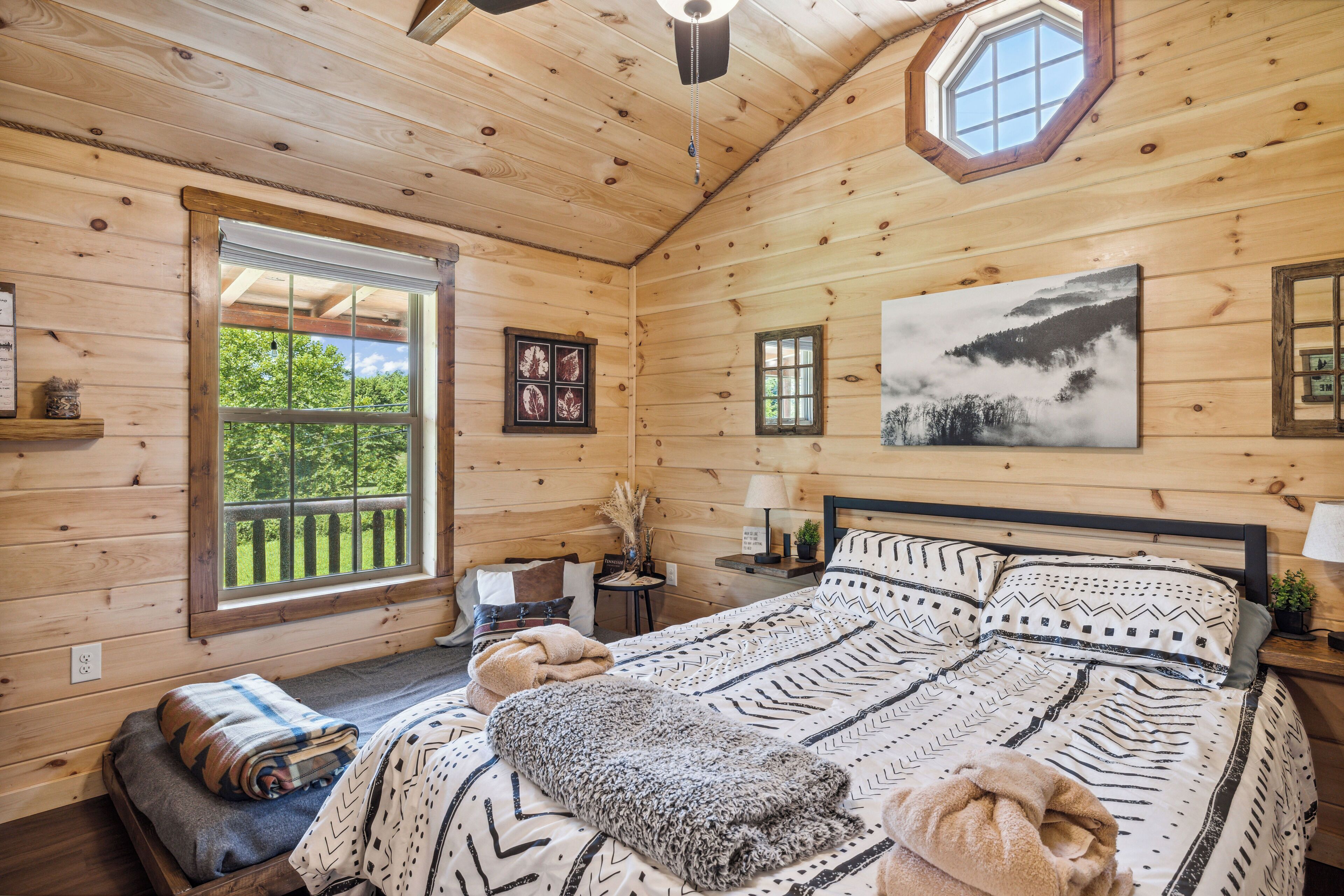 2 soverom, strykejern/-brett, wi-fi (inkludert) og sengetøy