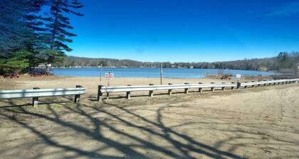 Great Cozy Cabin, in Lake Community, Private Beach,State land,Trails,Fishing,Orv