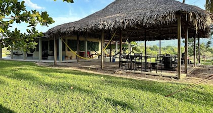 A 10 minutos de palenque, ideal para descansar con vista a las ruinas,