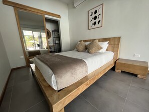 4 bedrooms, iron/ironing board, WiFi, bed sheets - Beautiful and quiet beach house at the foot of the Cabo Blanco Absolute Reserve (Provincia de Puntarenas)