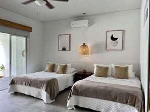 4 bedrooms, iron/ironing board, WiFi, bed sheets