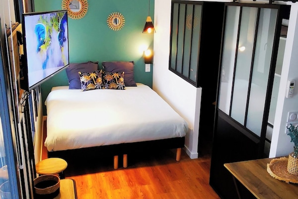 1 bedroom, travel crib, free WiFi, bed sheets