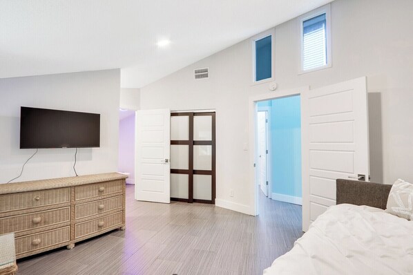 4 soverom, strykejern/-brett, wi-fi og sengetøy