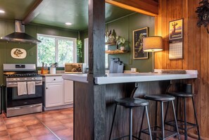 Frigorífic, microones, forn i placa de cuina 