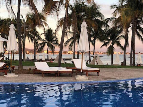 Pool - Condo steps away from pool and restaurant, located in the much adored Bnayar (La Cruz de Huanacaxtle)