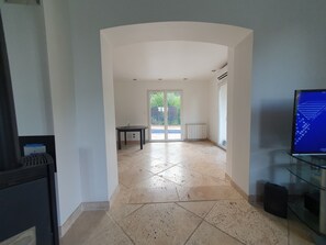 Interior - Maison 170m2, Piscine , 4 Chambres, 3 Sdb, Clim, Wifi (Montauroux)