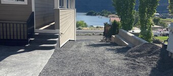 10 mins from the Gorge Amphitheater, nestled in on the beautiful Columbia River 