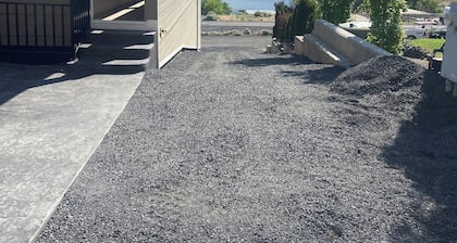 10 mins from the Gorge Amphitheater, nestled in on the beautiful Columbia River