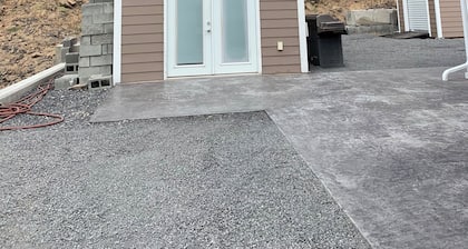 10 mins from the Gorge Amphitheater, nestled in on the beautiful Columbia River