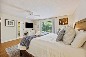 2 bedrooms, desk, iron/ironing board, travel cot