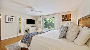 2 多间卧室、办公桌、熨斗/熨衣板、旅行婴儿床