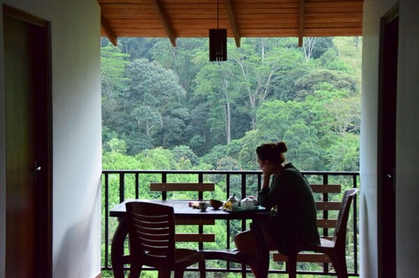 Outdoor dining - Beautiful Mountain View ,surrounded inTea state close to Kandy city ! (Kandy)