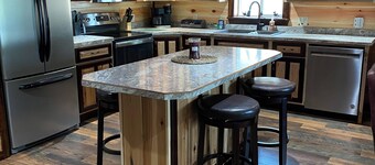 Pool Table! Pet Friendly! Lakeside!-Unique Getaway!