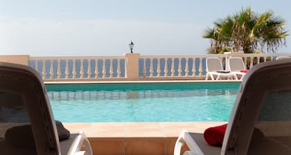 Villa Thorodin breathtaking 14P villa 1st line sea