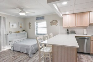 2 Schlafzimmer, Bügeleisen/Bügelbrett, kostenloses WLAN