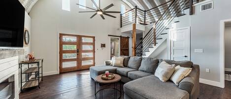 Smart TV, fireplace, table football, streaming services