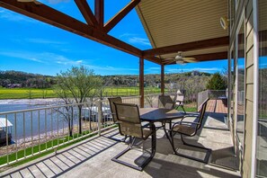 تناول الطعام بالخارج