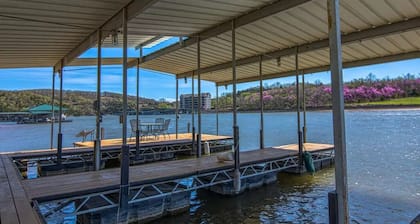 Lakefront House w/ Pool, Boat Dock & views of Old Kinderhook Golf Course