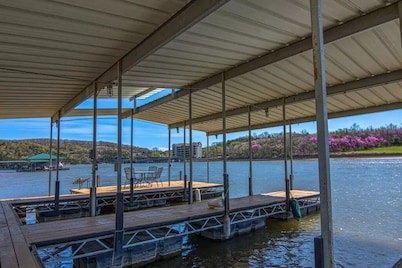 Lakefront House w/ Pool, Boat Dock & views of Old Kinderhook Golf Course