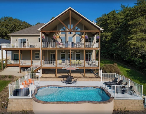 Lakefront House w/ Pool, Boat Dock & views of Old Kinderhook Golf Course 