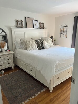 Room - Beautiful 2 bedroom 1 bathroom water front condo (St. Petersburg)