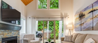 Tranquil Coastal Retreat!