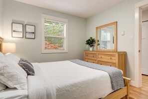 3 bedrooms, iron/ironing board, travel cot, free WiFi