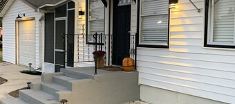 Reduced No clean fee Central to Tavares and Mt Dora  Fish, Shop, art, music 