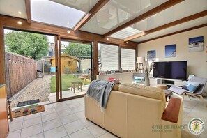 TV, DVD player, books - L'yser - Perros Guirec (PERROS GUIREC)