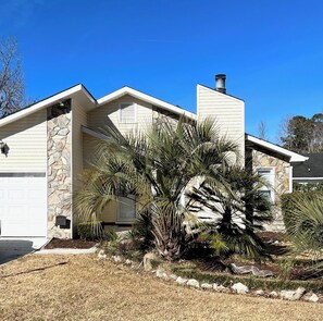 Exterior - Comfy 3BR Hidden Gem in a perfect quiet location. (Myrtle Beach)