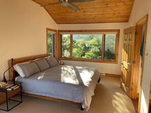 4 bedrooms, free WiFi, bed sheets