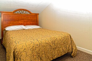 Queen room - non-smoking | Premium bedding, desk, soundproofing, free WiFi - Parkers Motel (Lincoln)