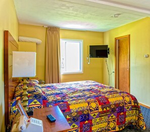 Queen room - non-smoking | Premium bedding, desk, soundproofing, free WiFi - Parkers Motel (Lincoln)