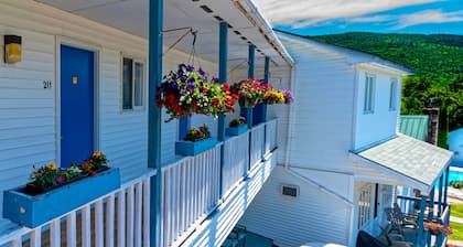 Parkers Motel