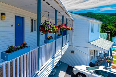Parkers Motel