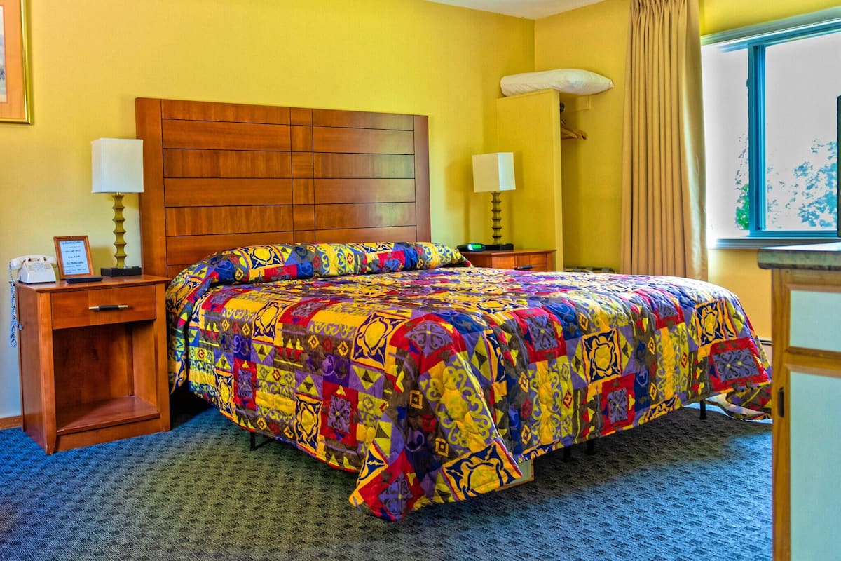 Queen room - non-smoking | Bộ đồ giường cao cấp, bàn, phòng cách âm 